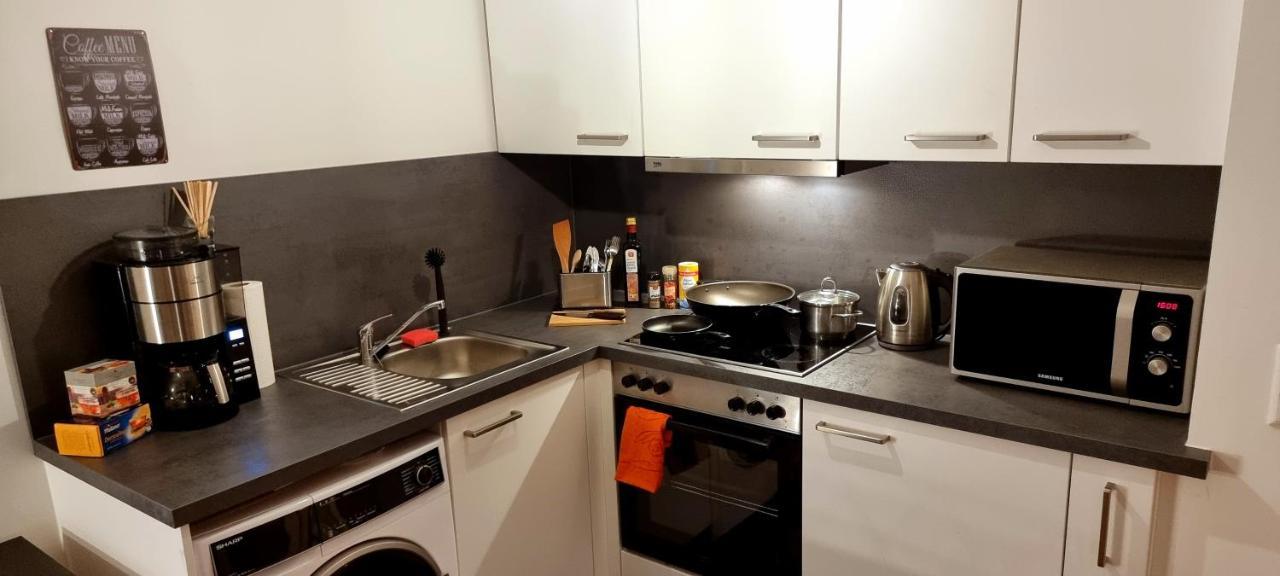 Business Apartment Mit Kuche Fur 1-3 +Netflx+5G Wlan Nahe Der Mhh Im Industrial Design Hannover Exterior photo