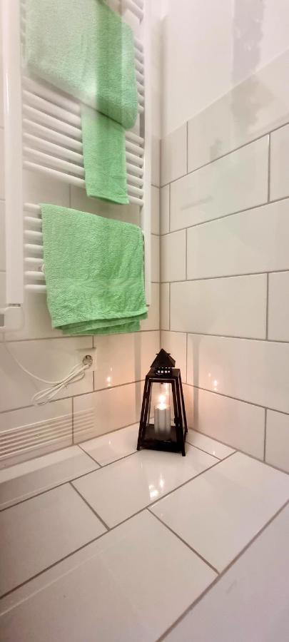 Business Apartment Mit Kuche Fur 1-3 +Netflx+5G Wlan Nahe Der Mhh Im Industrial Design Hannover Exterior photo